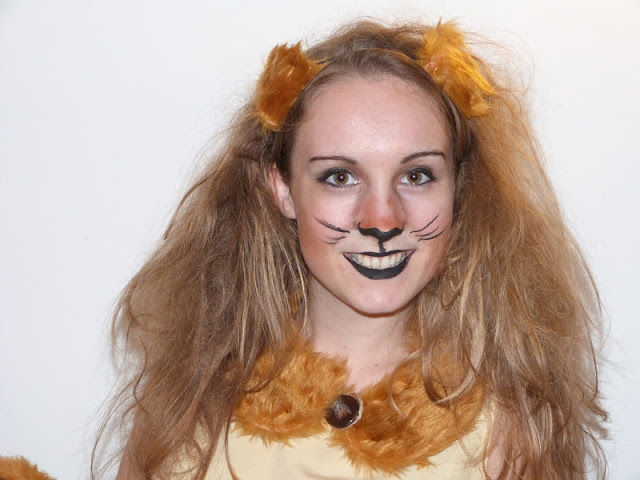 Trends With Benefits DIY Lion Costume 