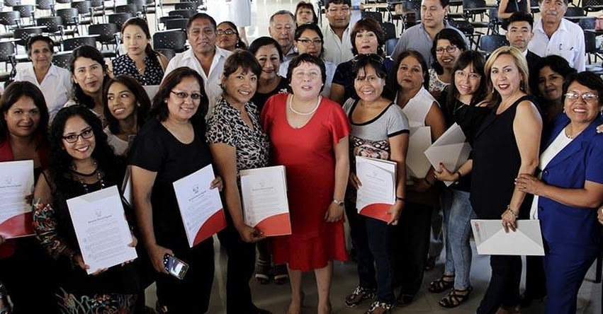 DRELM: Se reconoció trabajo de directores y docentes - www.drelm.gob.pe DRELM: Se reconoció trabajo de directores y docentes - www.drelm.gob.pe