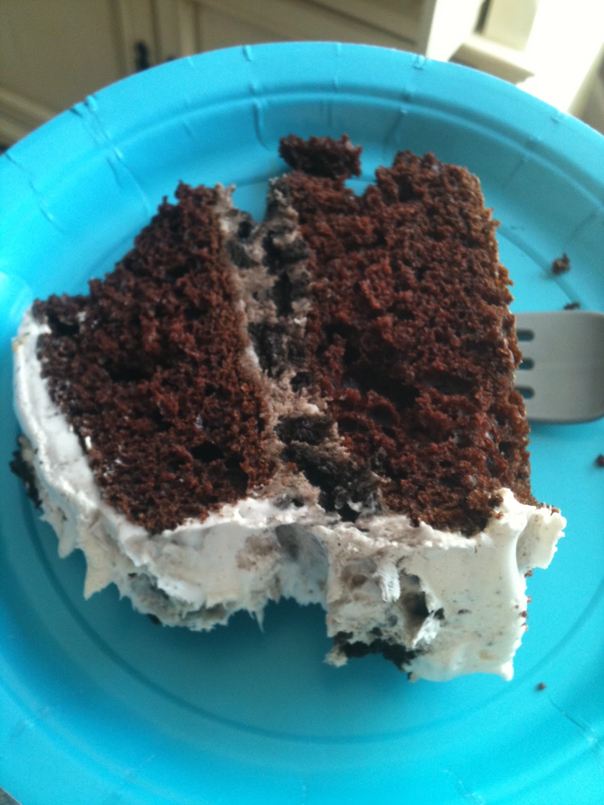 The Pink Pineapple: Scrumptious Sunday...Oreo Truffle Cake