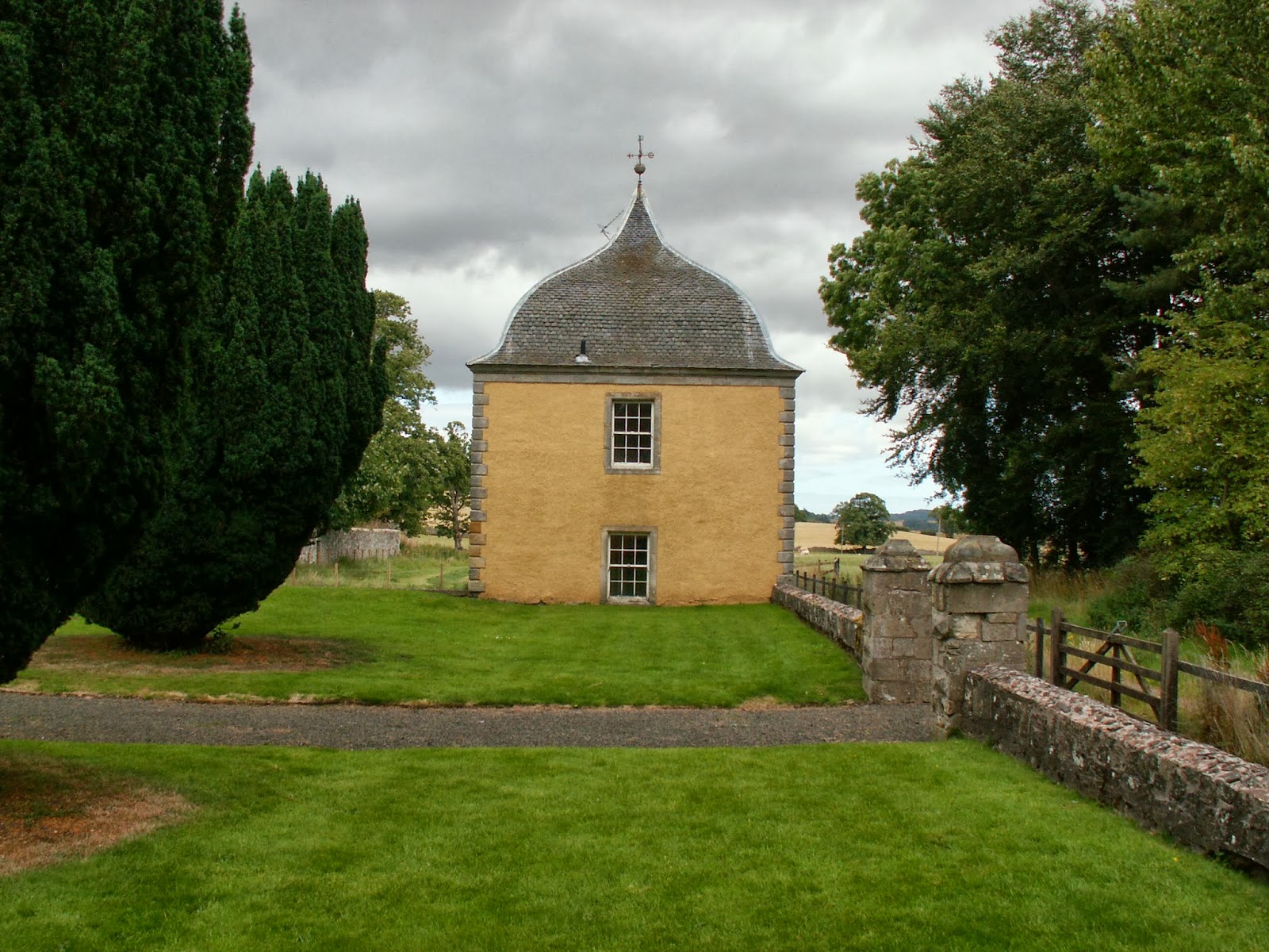 CUBO ET EXCUBO Melville House
