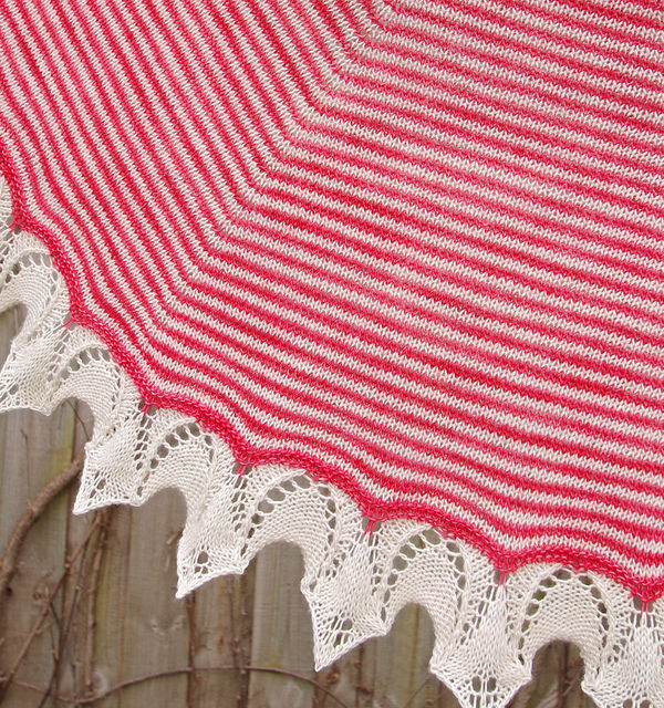 Vintage Bouquet Shawl | Red Pepper Quilts