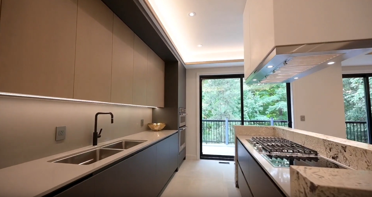 37 Photos vs. 2587 St Clair Ave E, East York, ON Luxury Home Interior Design Tour