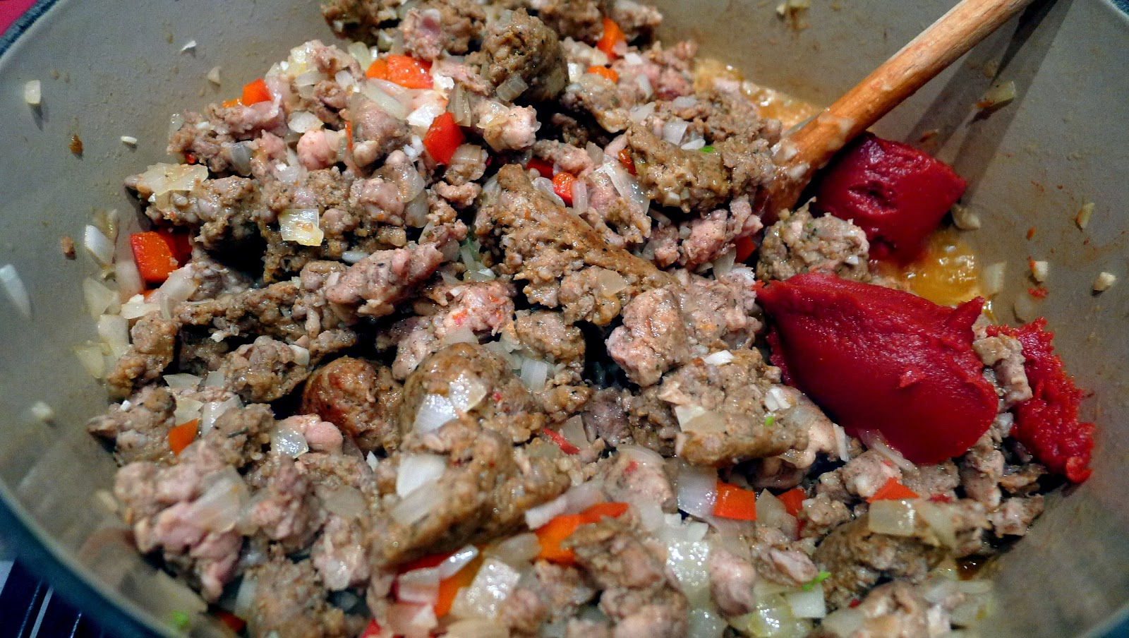 newFOOD tuesdayz Chicken Apple and Andouille Sausage Chili