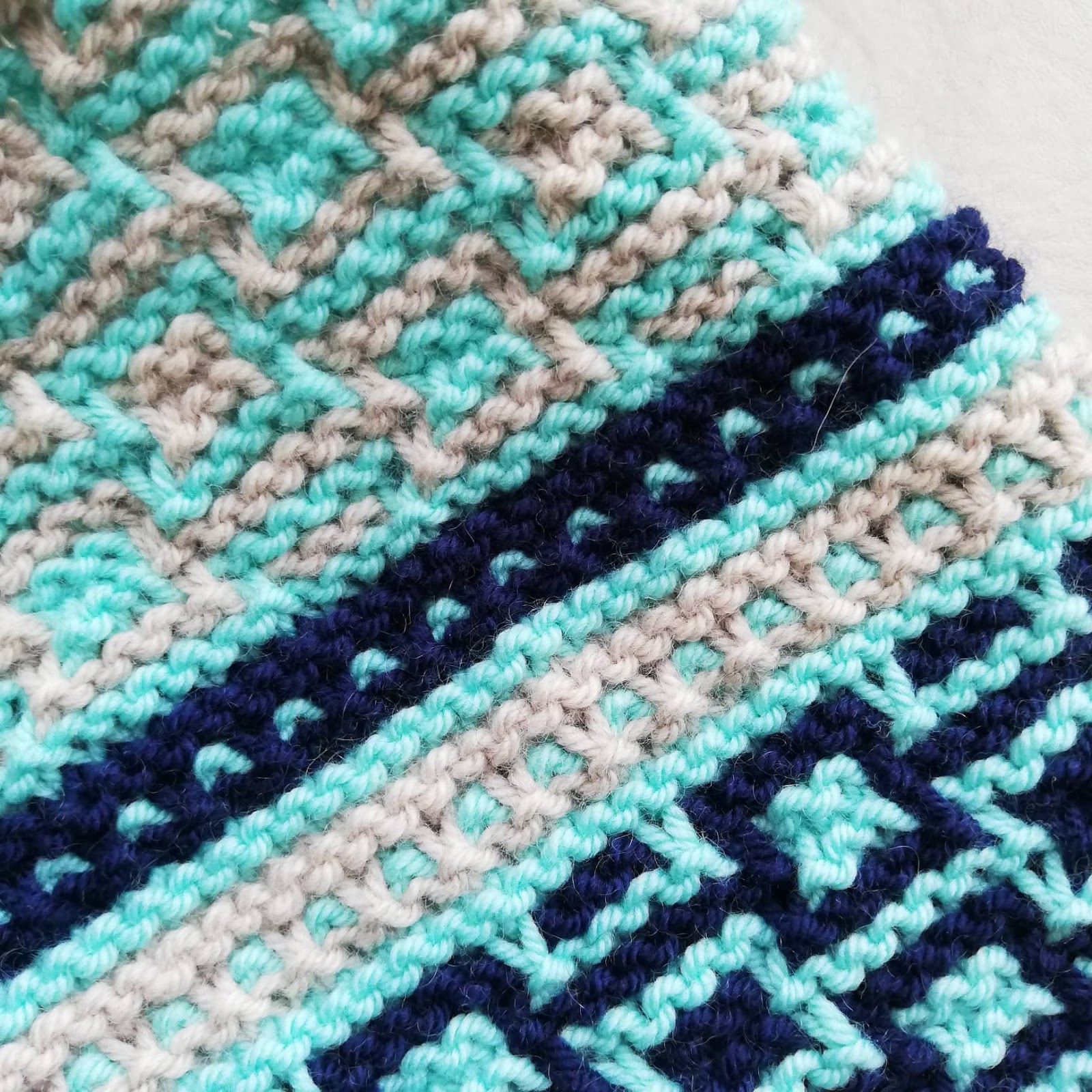 Right Round Cowl, Mosaik stricken. *enthält werbung