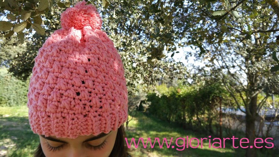 gorro de ganchillo con pompón