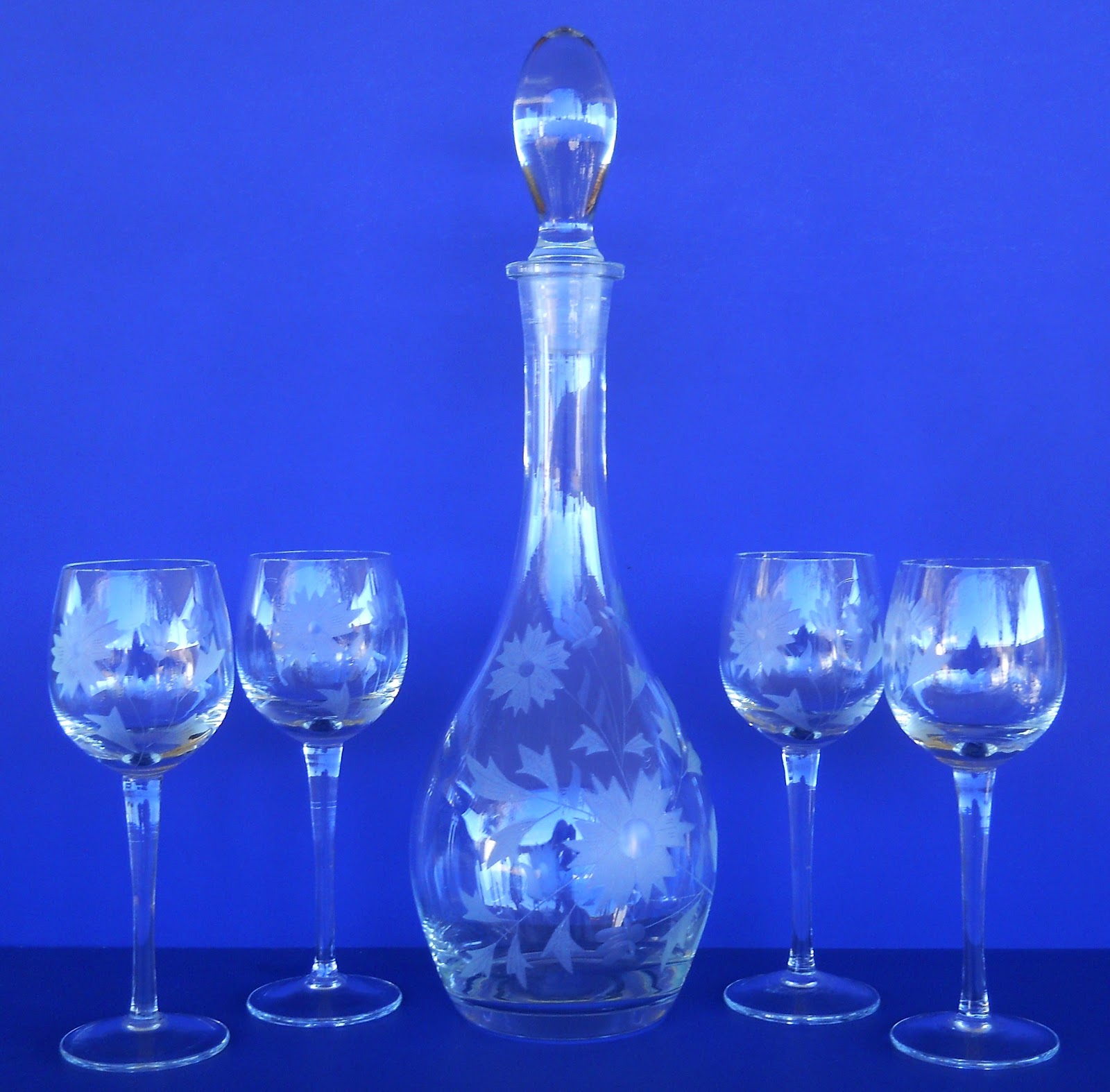 Toys and Stuff Romanian Wine Decanter Set