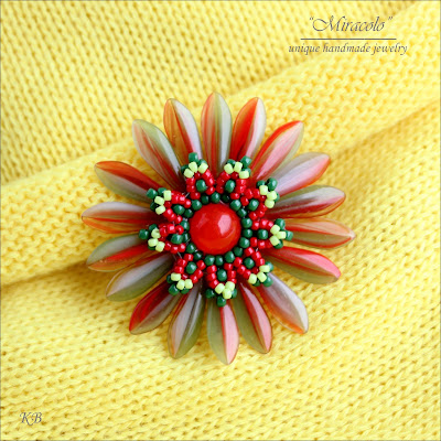 broszka z daggerami, dagger beads brooch