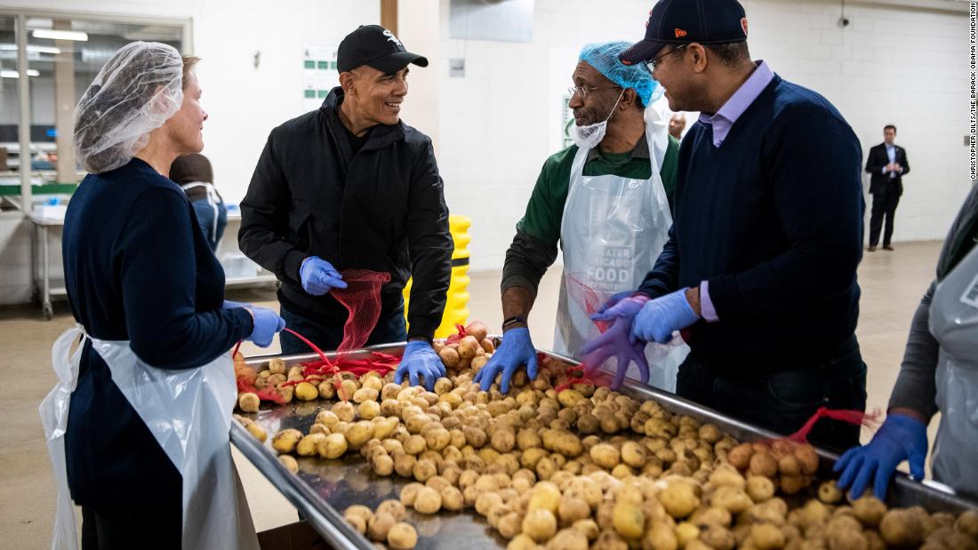 Royal Monarch Commander In Chief Surprises Chicago Food Bank Read The Full Article Here Https 4 Bp Food Bank Volunteer Chicago Food Soup Kitchen Volunteer