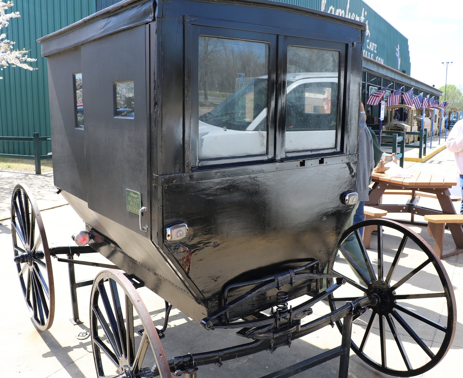 Out and About the Midwest Lambert's Café in Sikeston, MO The Home of Throwed Rolls!