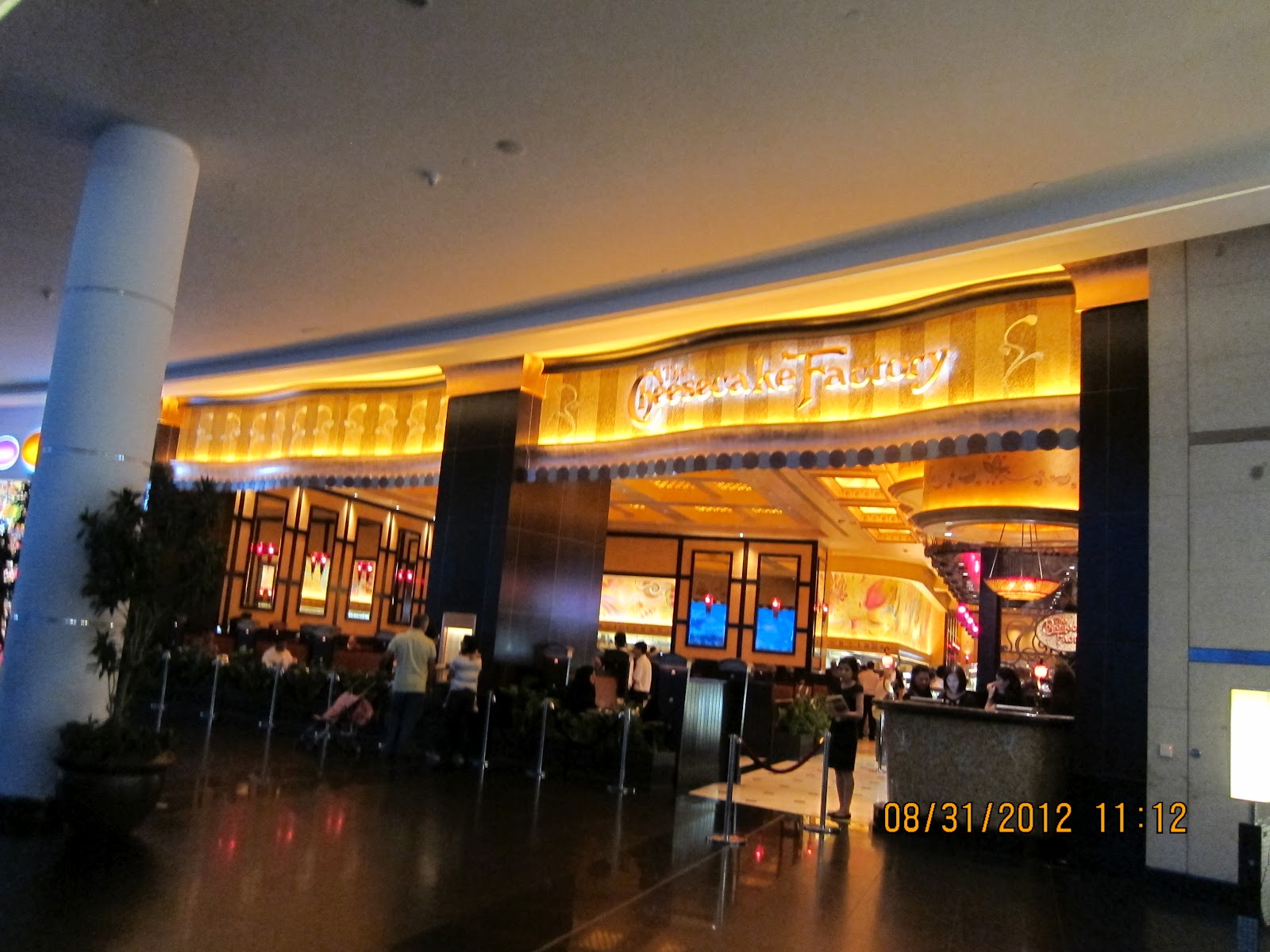 Diary of An Ordinary Expat The Cheesecake FactoryDubai Mall