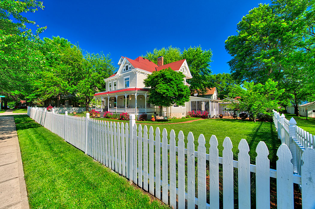 Hyperblogal The Montgomery House/Blue Springs Historical District