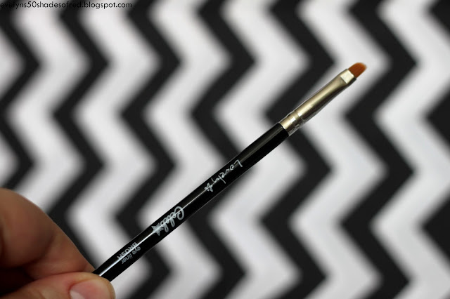 Lovely, Celeb żelowy eyeliner + kredka do oczu + pędzelek Deep Black Lovely, Celeb żelowy eyeliner + kredka do oczu + pędzelek Deep Black