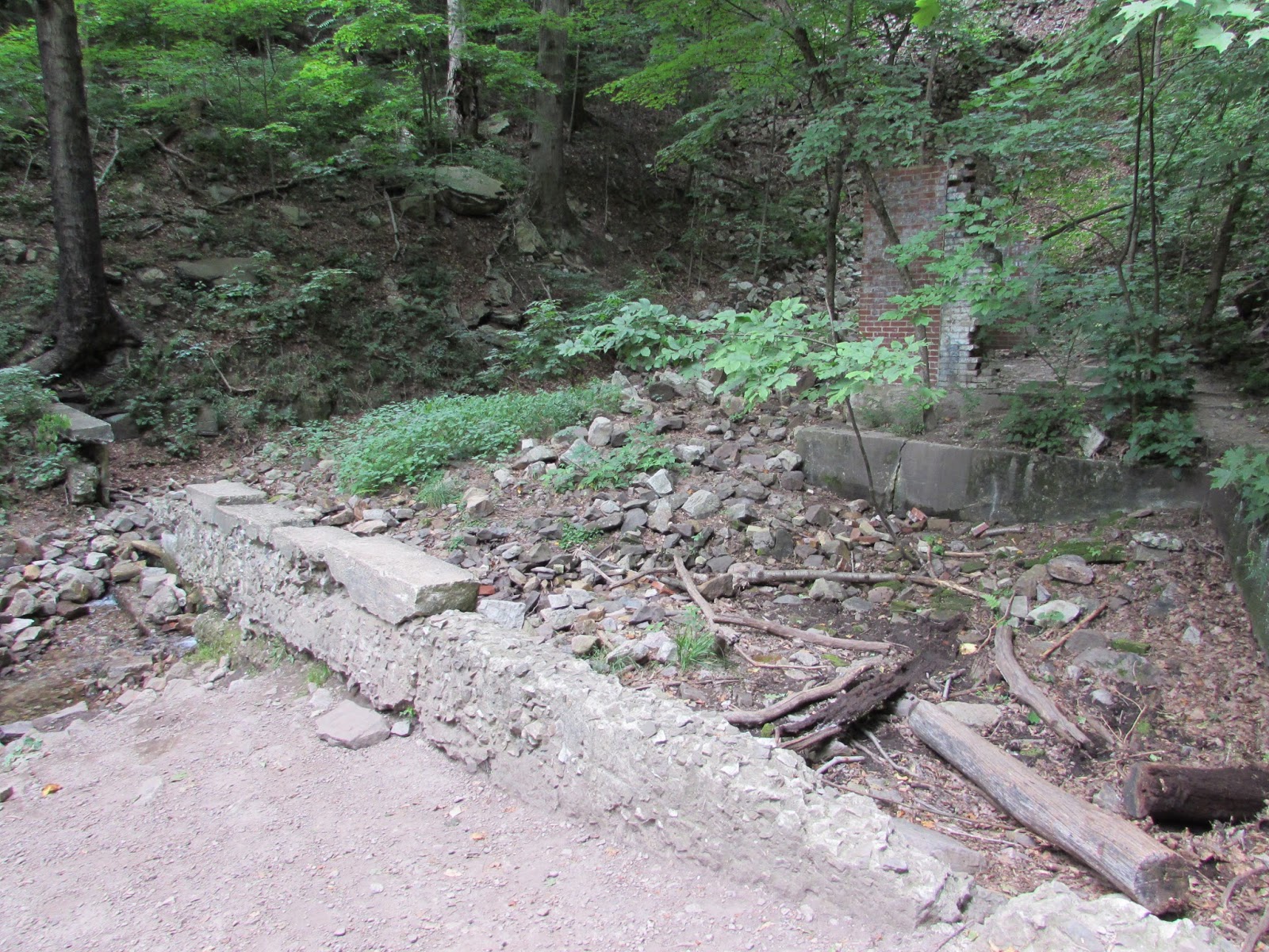 Standing Stone Trail and the Thousand Steps Great Hike with Stunning