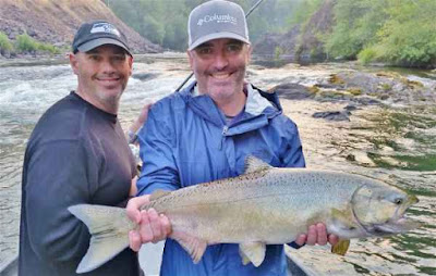 salmon-fishing-on-the-rogue-river