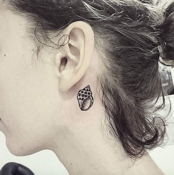 Tatuagens femininas atrás das orelhas Tatuagens femininas atrás das orelhas