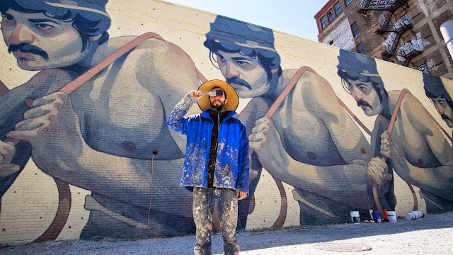 Aryz is currently in states and after having a successful solo show in LA, he recently stopped in Detroit to paint a new street piece. Invited by the people from Library Street Collective, Spanish artist chose his figurative style for this mural.