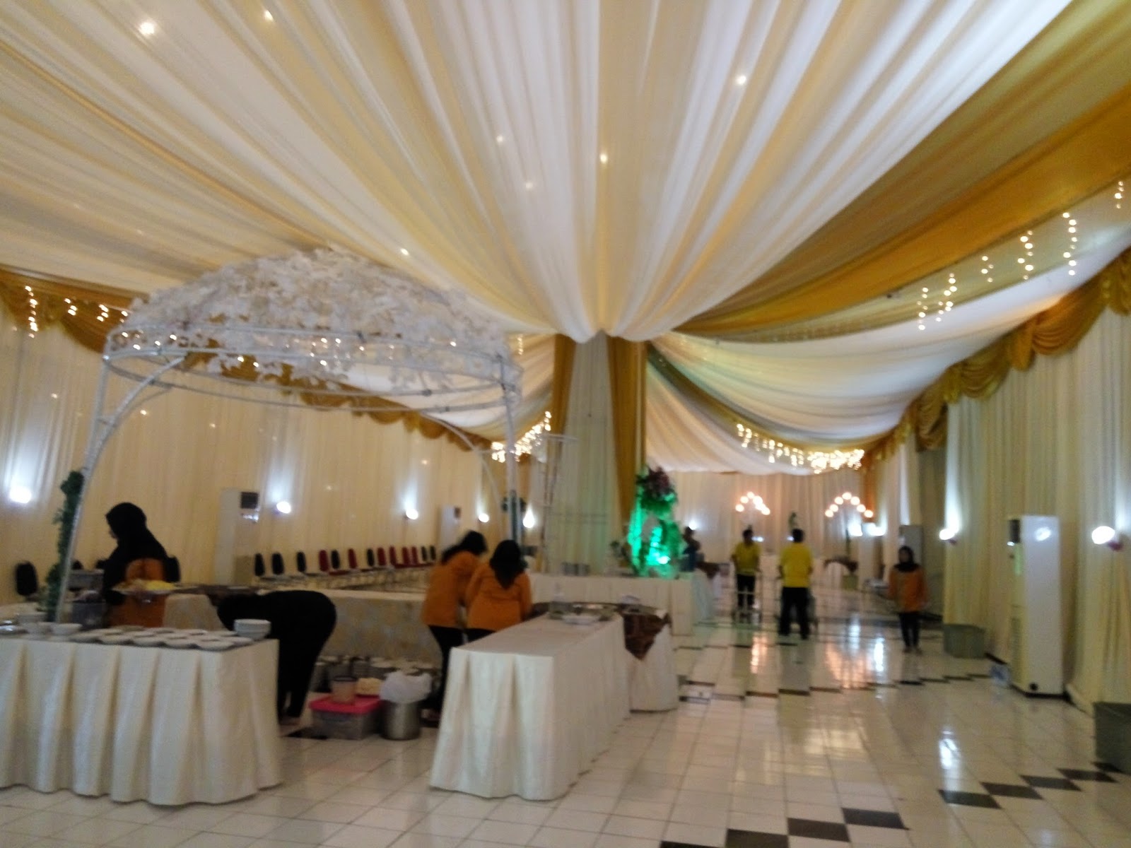 Persewaan Alat Pesta  Surabaya Dekorasi  slayer wallcover 