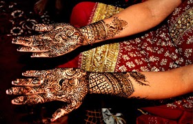 33 Latest and Beautiful Mehndi Designs for Hands
