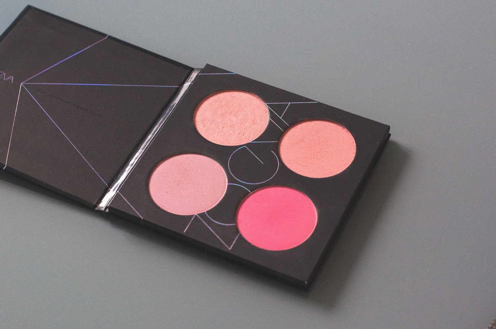 Palette de Blush Pink Spectrum de Zoeva Palette de Blush Pink Spectrum de Zoeva