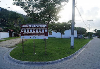 Entrada da Vila do Ariri: Foto: André Pimentel. Entrada da Vila do Ariri: Foto: André Pimentel.