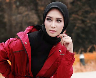 Pisca Maharani Berhijab Pisca Maharani Berhijab
