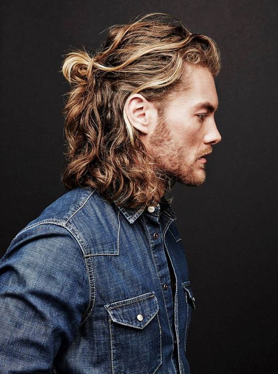 cabelo longo masculino cacheado