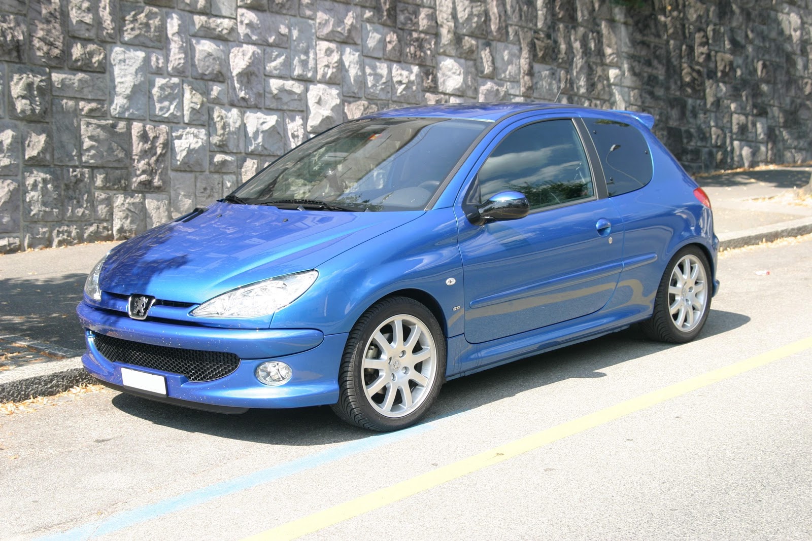 Model Cars Latest Models, Car Prices, Reviews, and Pictures: Peugeot 206