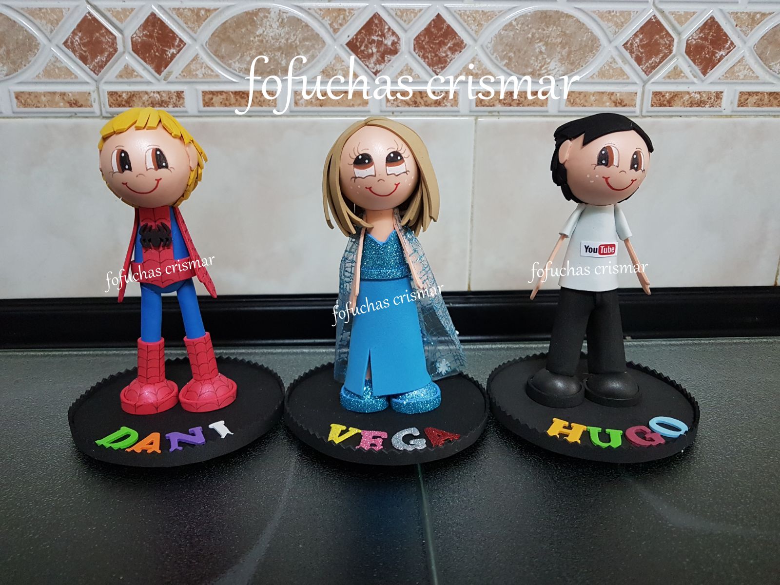 FOFUCHAS CRIS\u0026MAR: pedido de tres niños la niña disfrazada de Elsa , el niño rubito de Spiderman y el otro normal pero con el logo de youtube