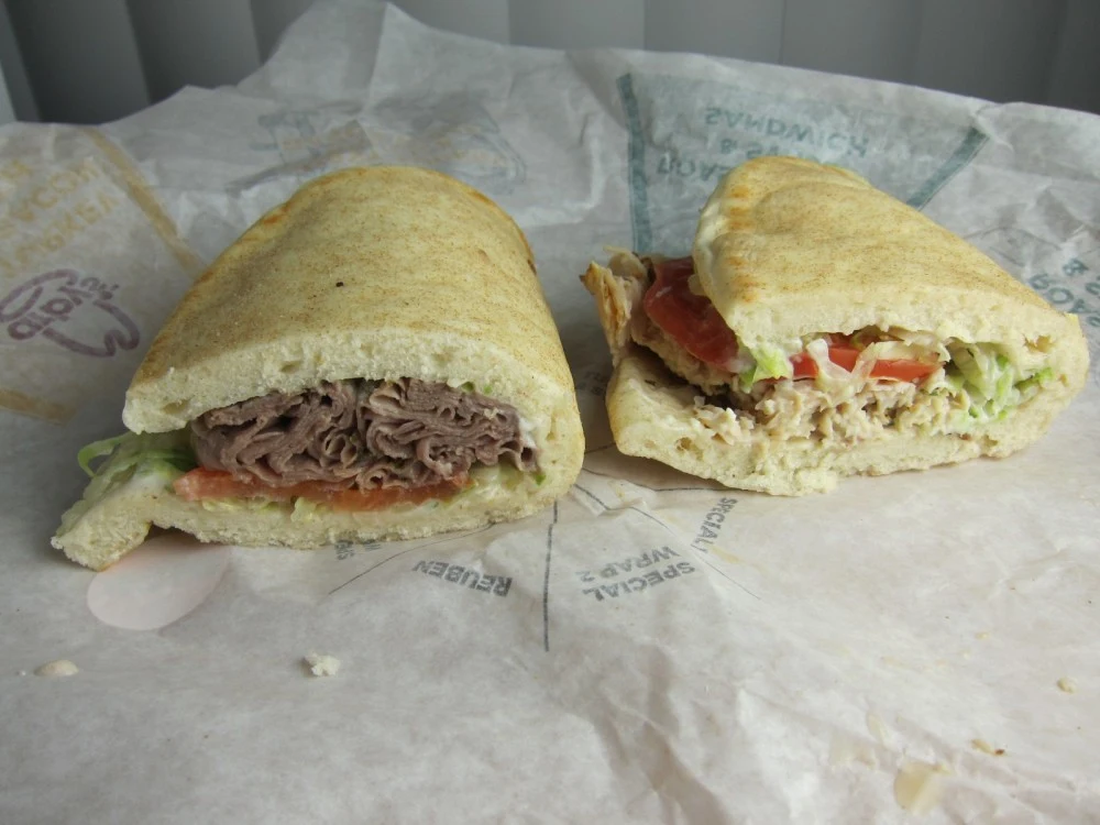 Review Arby's Gyro
