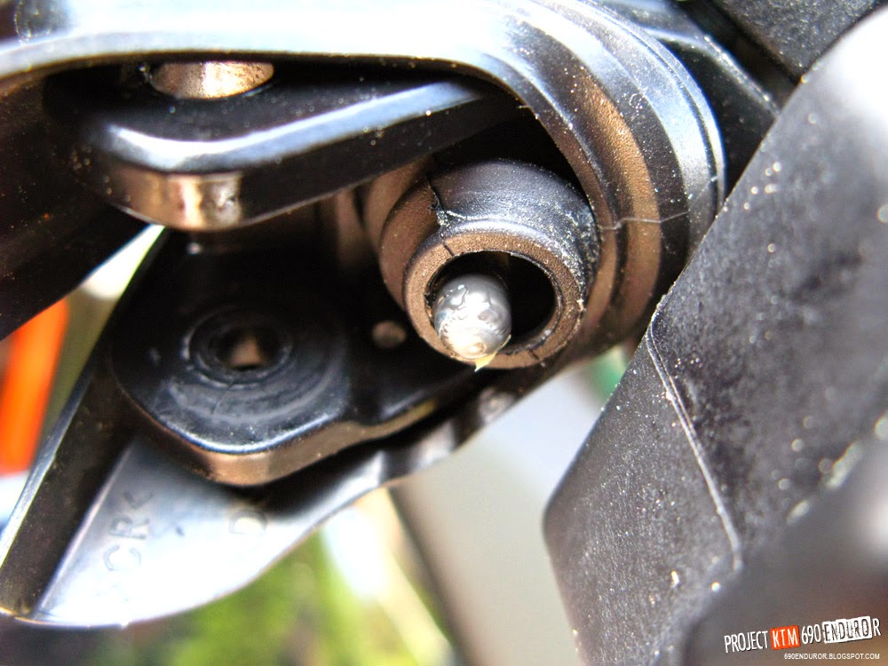 project KTM 690 Enduro R Oh snap broken clutch lever