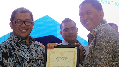 Kota Bandung Raih Penghargaan Peringkat 1 LPPD dan TKKSD Tingkat Jabar