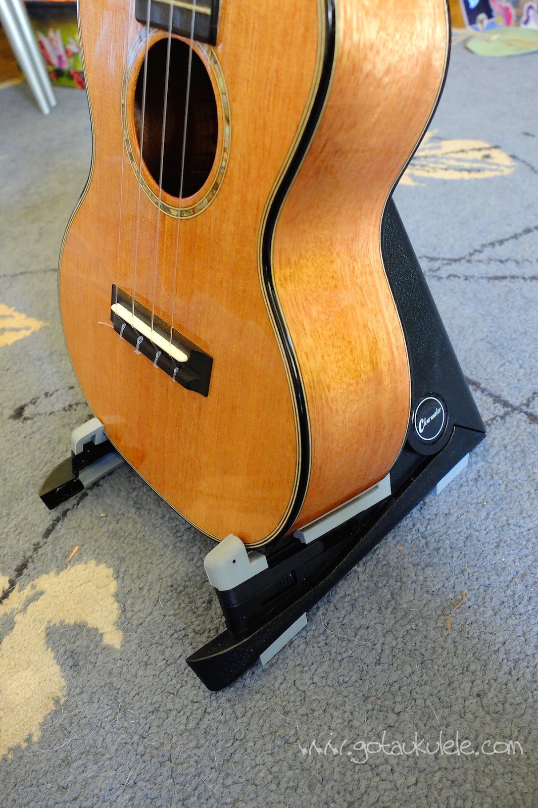 Clearwater / Aroma Folding Ukulele Stand REVIEW