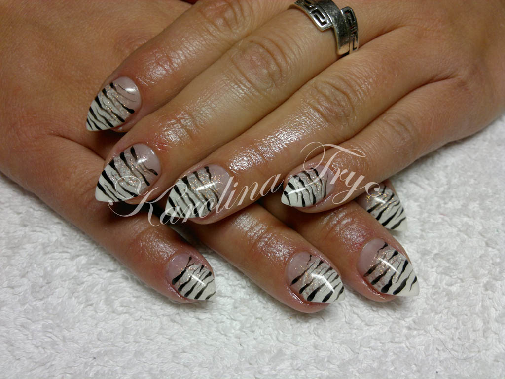 ***NAIL ART *** ACRYLIC *** UV GEL NAILS EXTENSION ***CRYSTAL NAILS