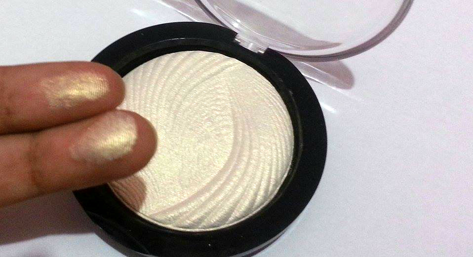 Makeup revolution highlighter golden lights