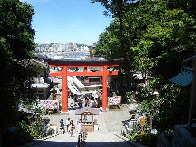 enoshima torii