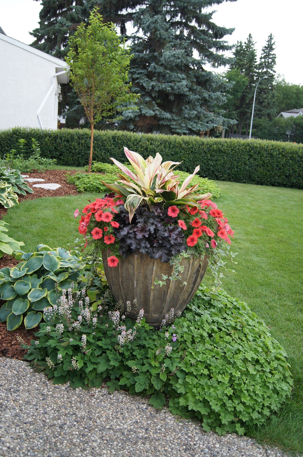 Deep Roots Garden Design Blog: Edmonton Horticultural Society Garden Tour