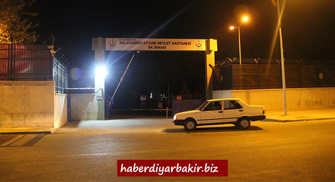 Diyarbakır Hazro Örgen Mevkiinde PKK saldırısı: 4 güvenlik korucusu yaralı Diyarbakır Hazro Örgen Mevkiinde PKK saldırısı: 4 güvenlik korucusu yaralı