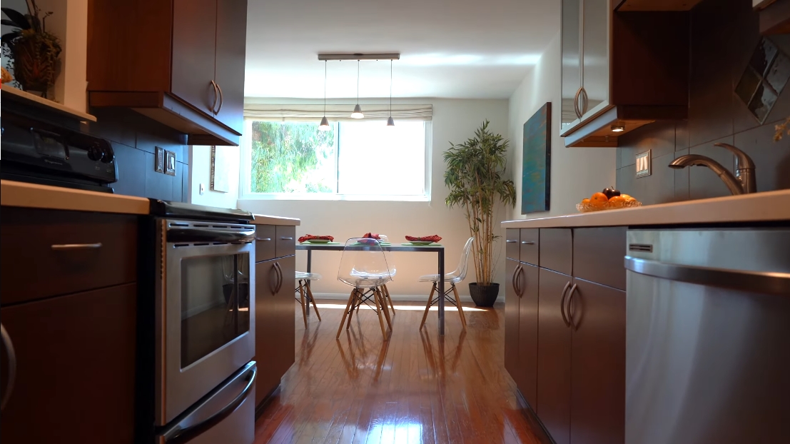 15 Photos vs. 530 S Barrington Ave #201, Los Angeles Condo Interior Design Tour