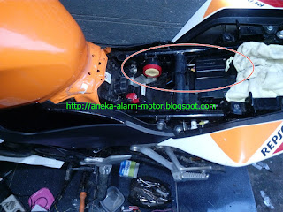 Cara pasang alarm motor pada Honda CBR150r Lokal Cara pasang alarm motor pada Honda CBR150r Lokal