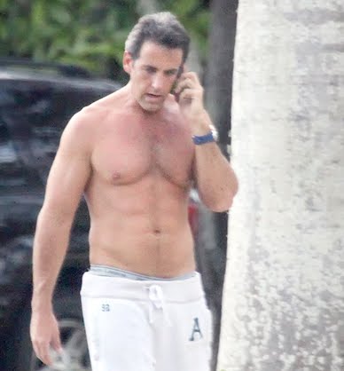 Famous Male Celebs: Carlos Ponce 2