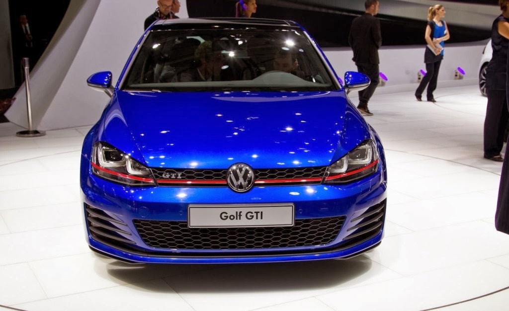 Volkswagen синий. VW Golf 7 GTI синий. Golf GTI 2014. Фольксваген гольф 2014 синий. Golf 7 GTI цвет синий.