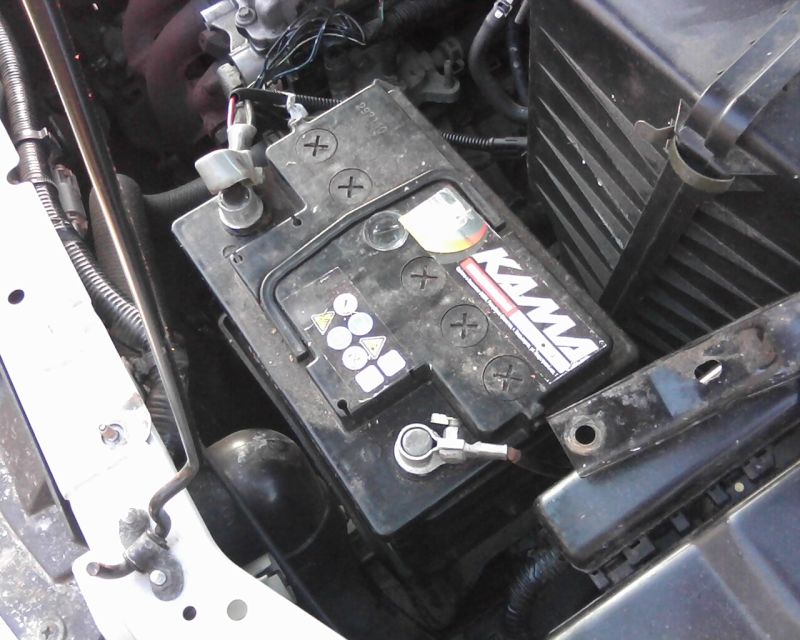 Акб мазда 2. Мазда 2 аккумулятор. Мазда мпв акб. Gigawatt g-c20a автомат. Мазда 3 аккумулятор.