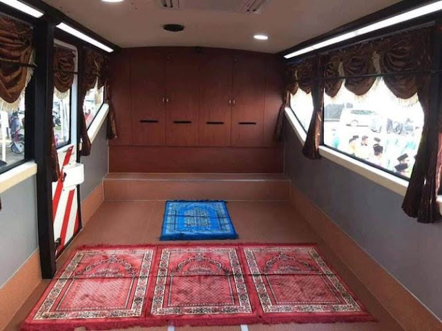 Ubah Bus Menjadi Mushola, Ibadah Sholat Di Negara Ini Menjadi Lebih Mudah