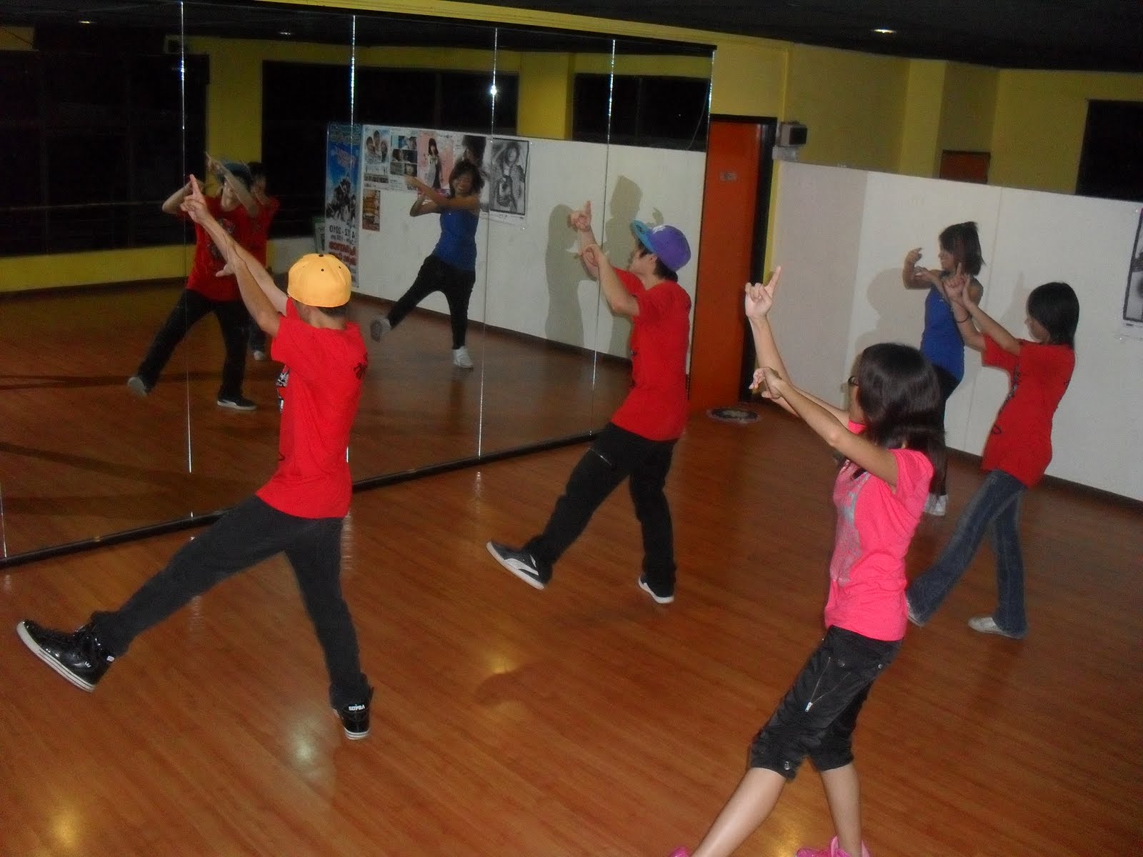 100 Dance Community Street Dance Classes At SARAWAK KUCHING By