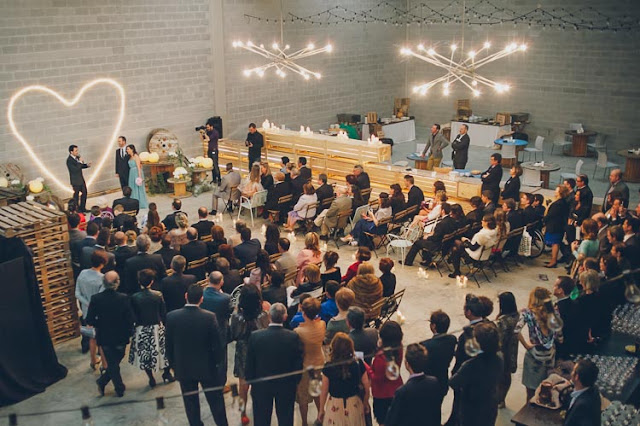 bodas blog lugar original espacio banquete industrial wedding