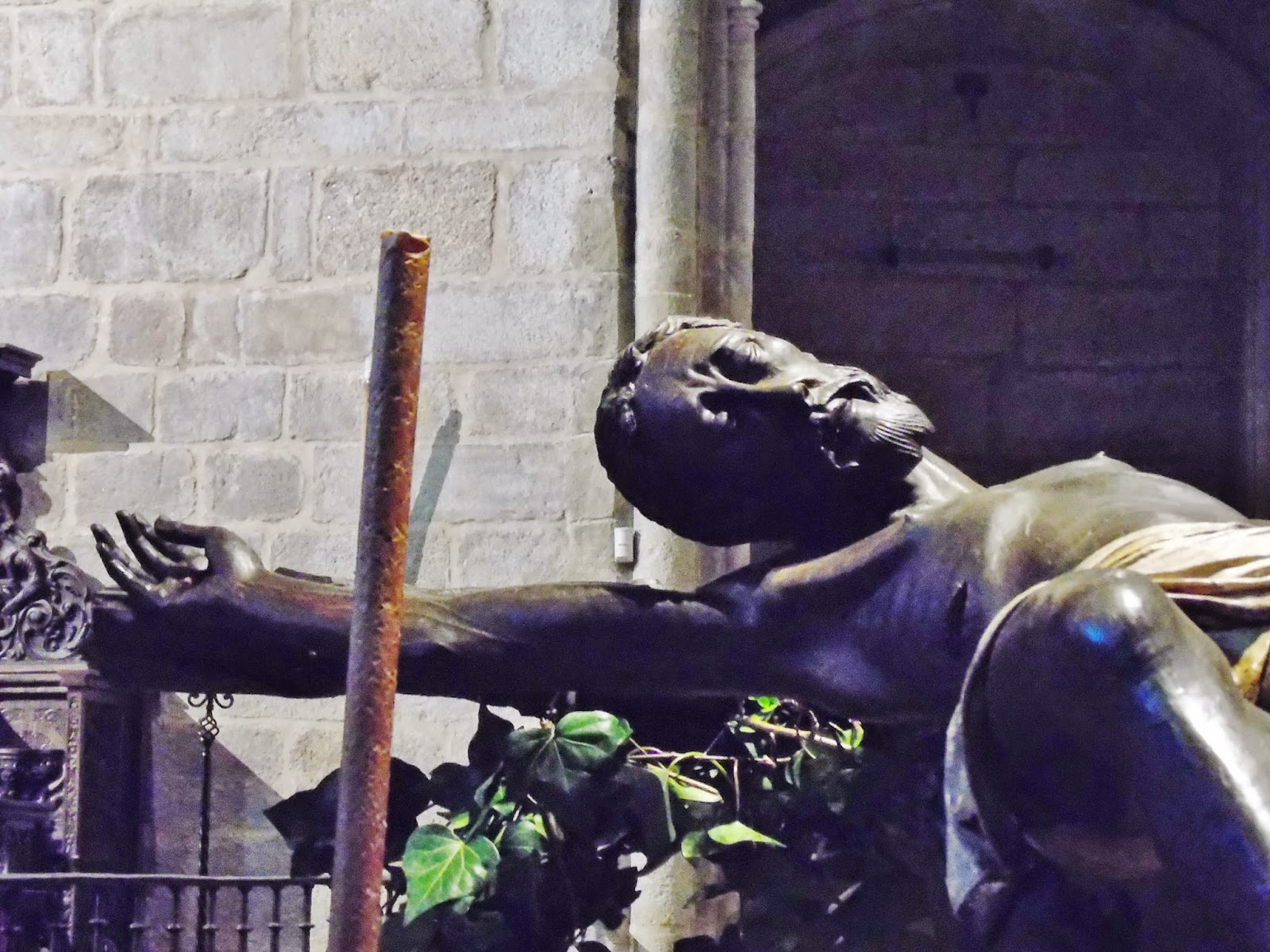 EL CRISTO NEGRO AL DETALLE