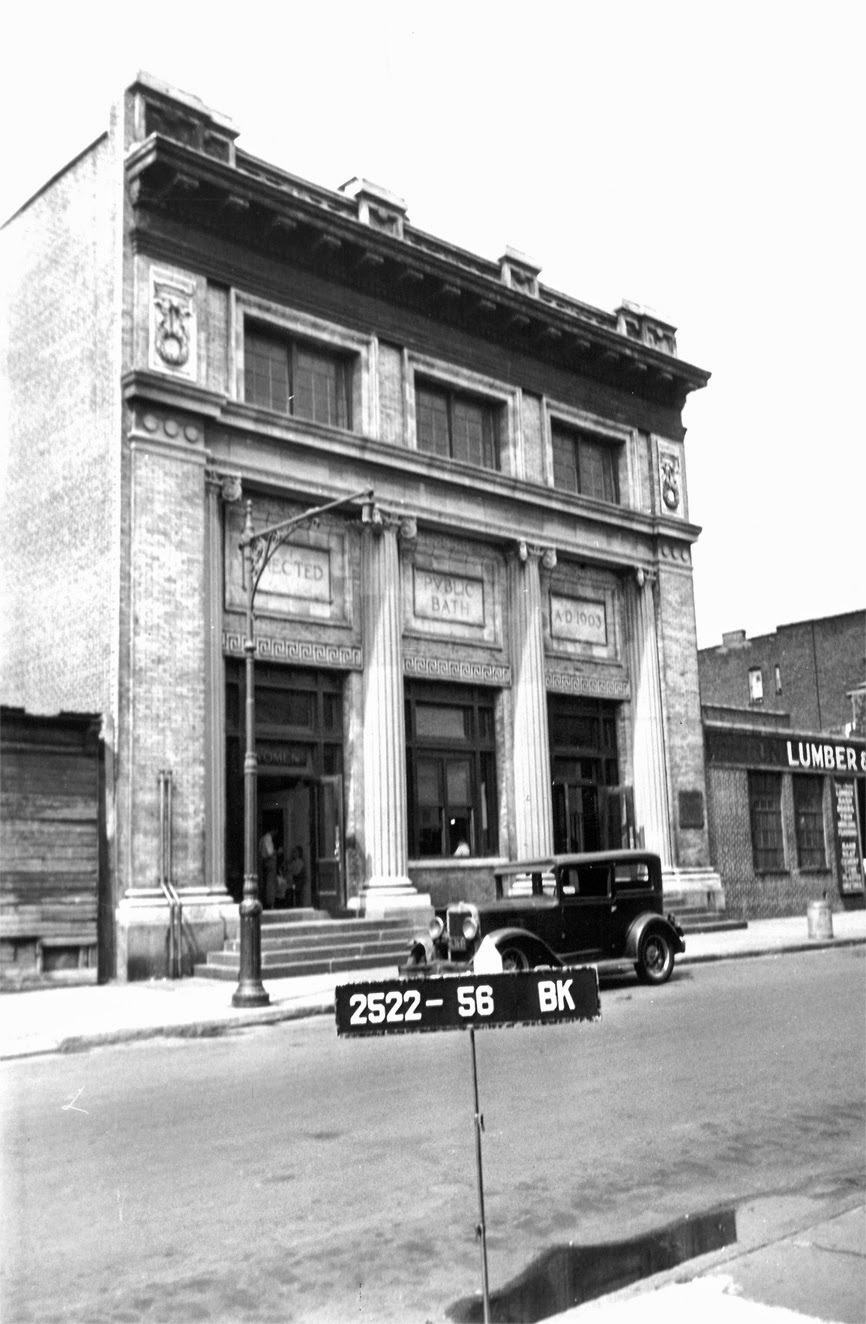 Historic nineteen forties tax photo of public bathhouse on Huron Street