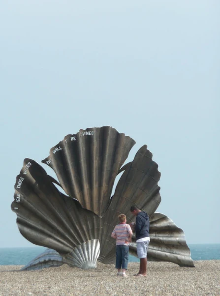 The controvorsial Scallop Sculpture