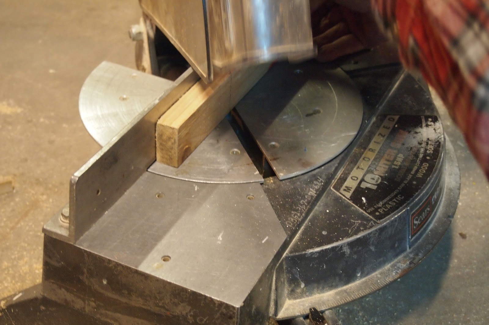 How to Build a Canvas Stretcher 7. Mark angles for miter cuts