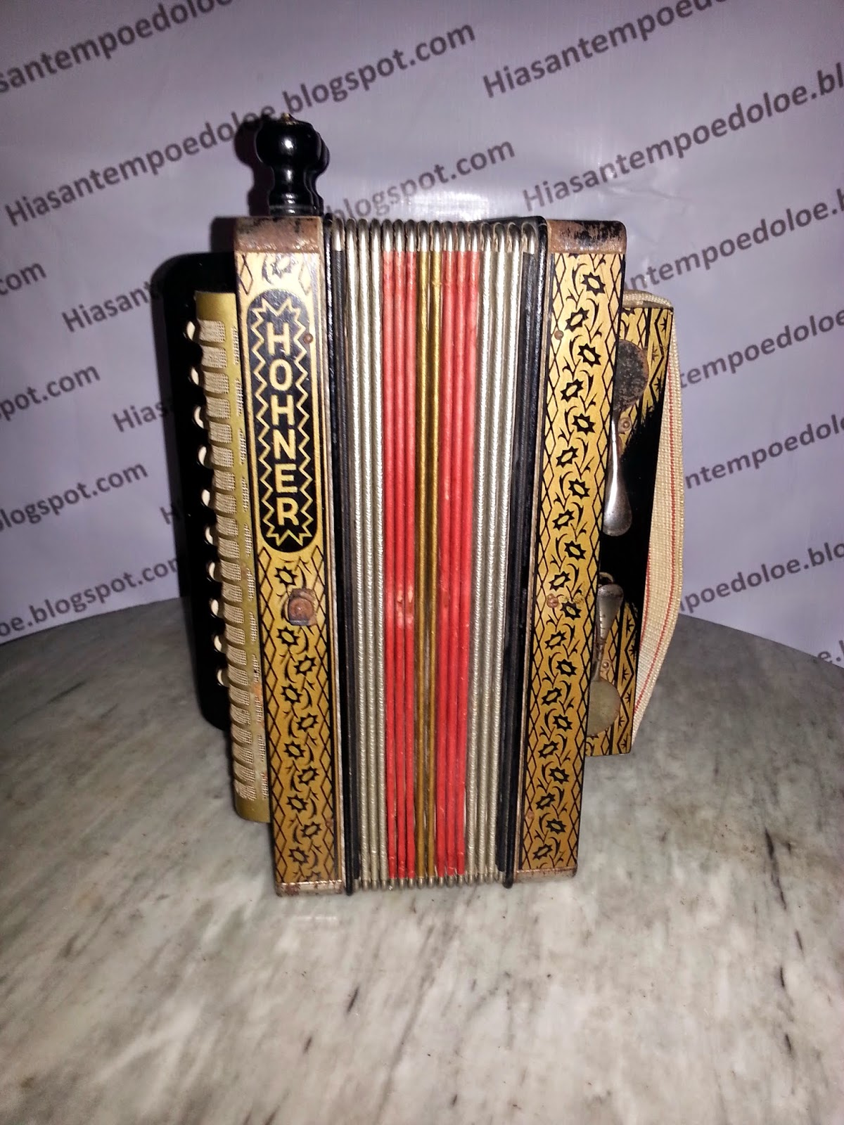 Hiasantempoedoloe&... HOHNER HA113 Accordion Cajun Made In German